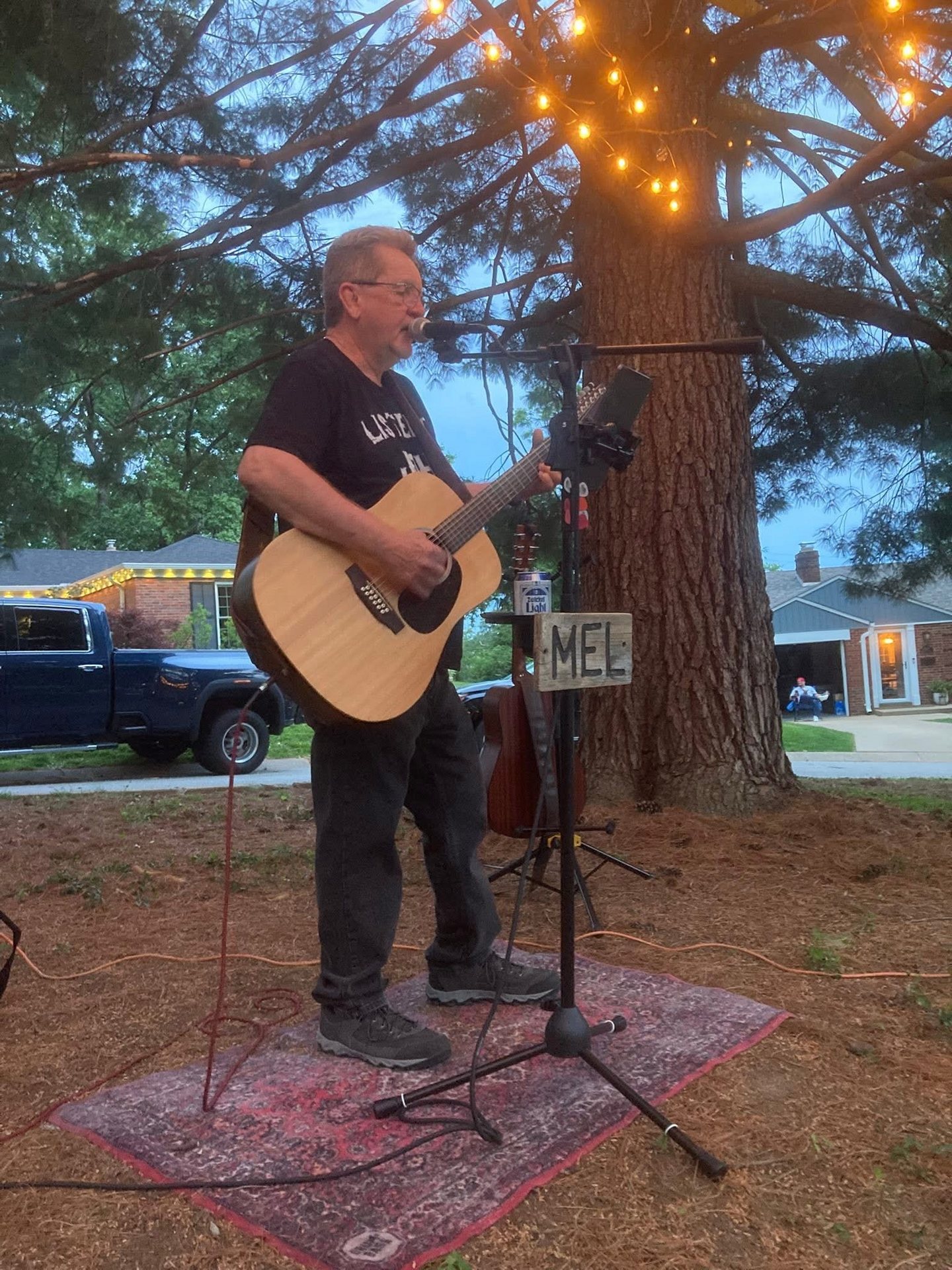 Mel Hughes performing live